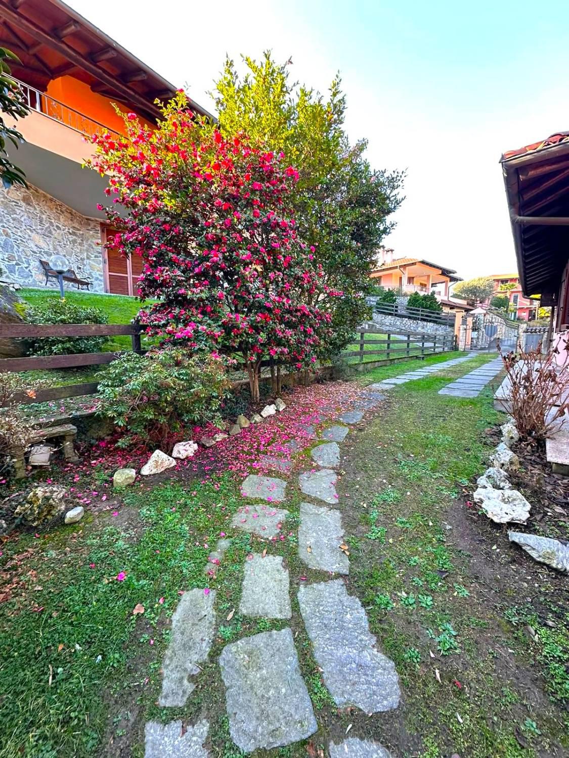 Villa in vendita a Meina (NO)