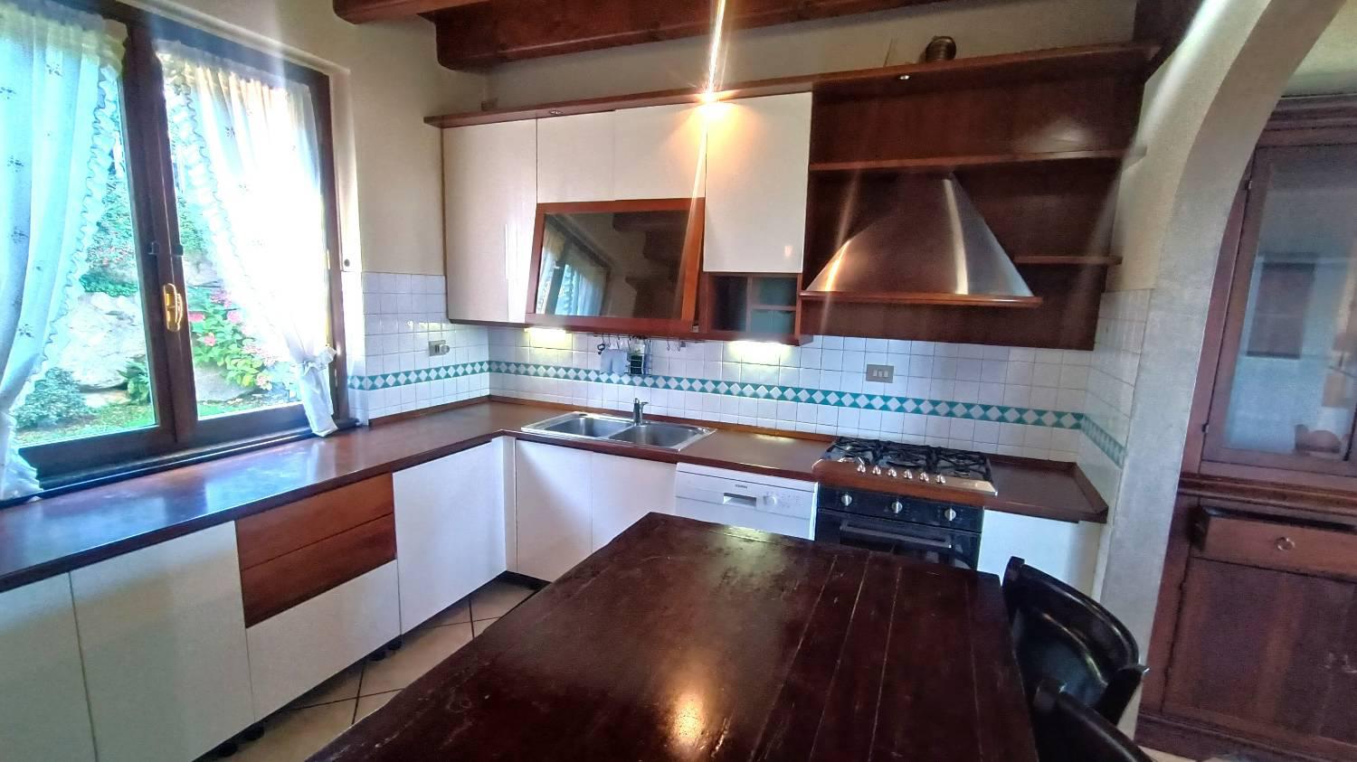 Villa in vendita a Meina (NO)