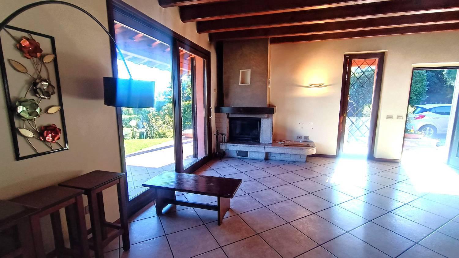 Villa in vendita a Meina (NO)