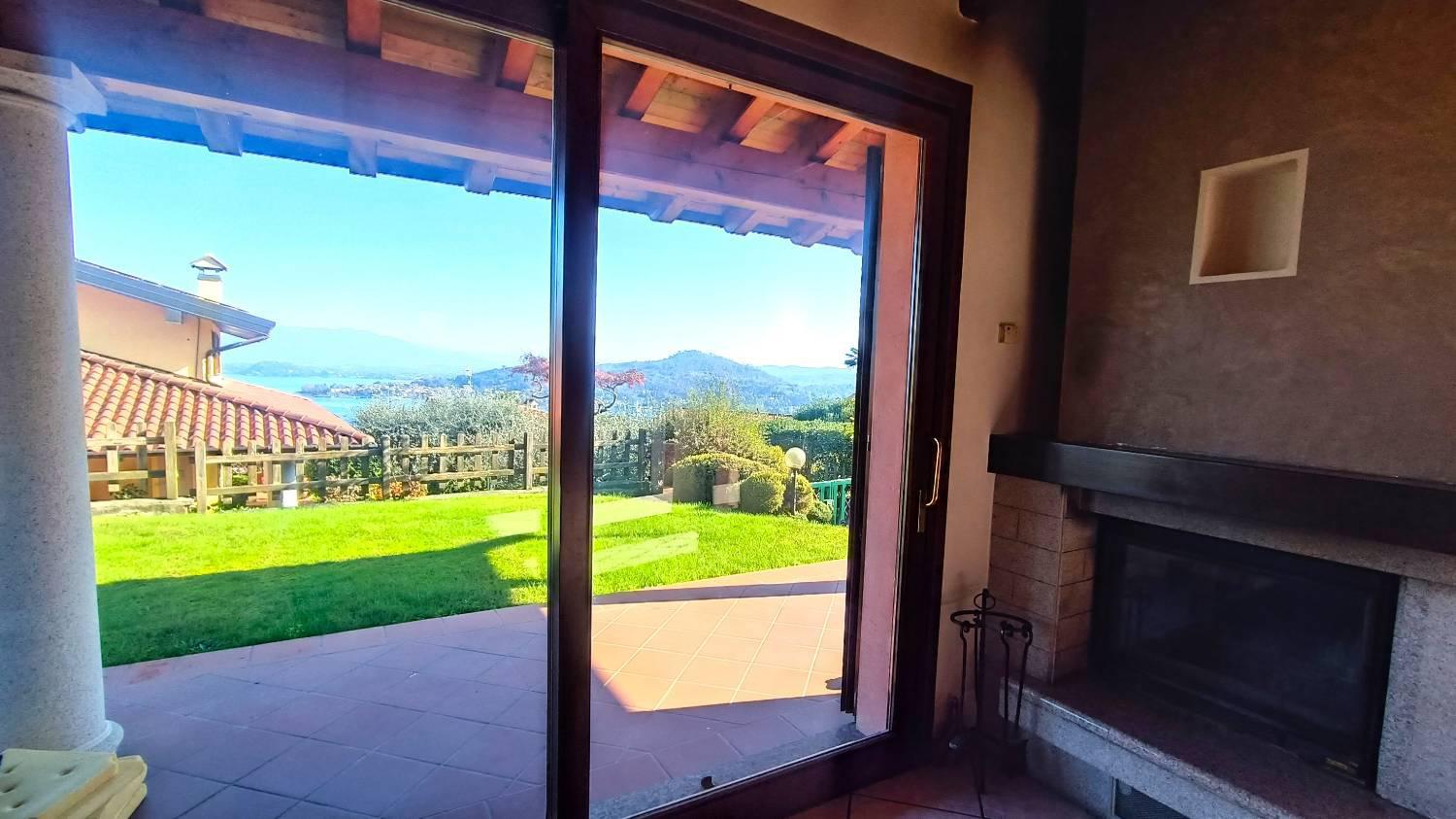 Villa in vendita a Meina (NO)