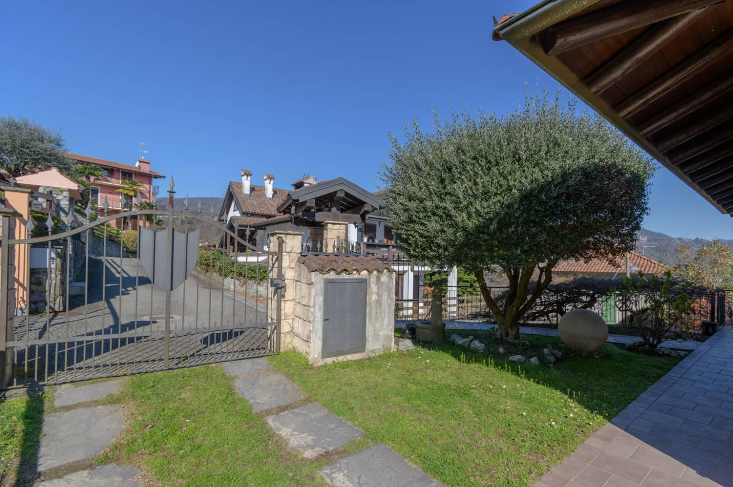 Villa in vendita a Meina (NO)