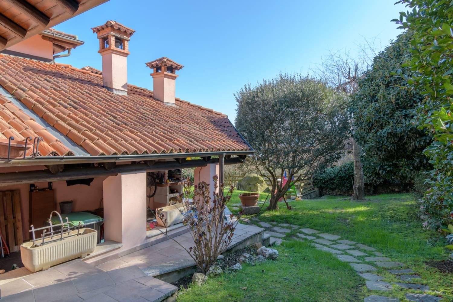 Villa in vendita a Meina (NO)