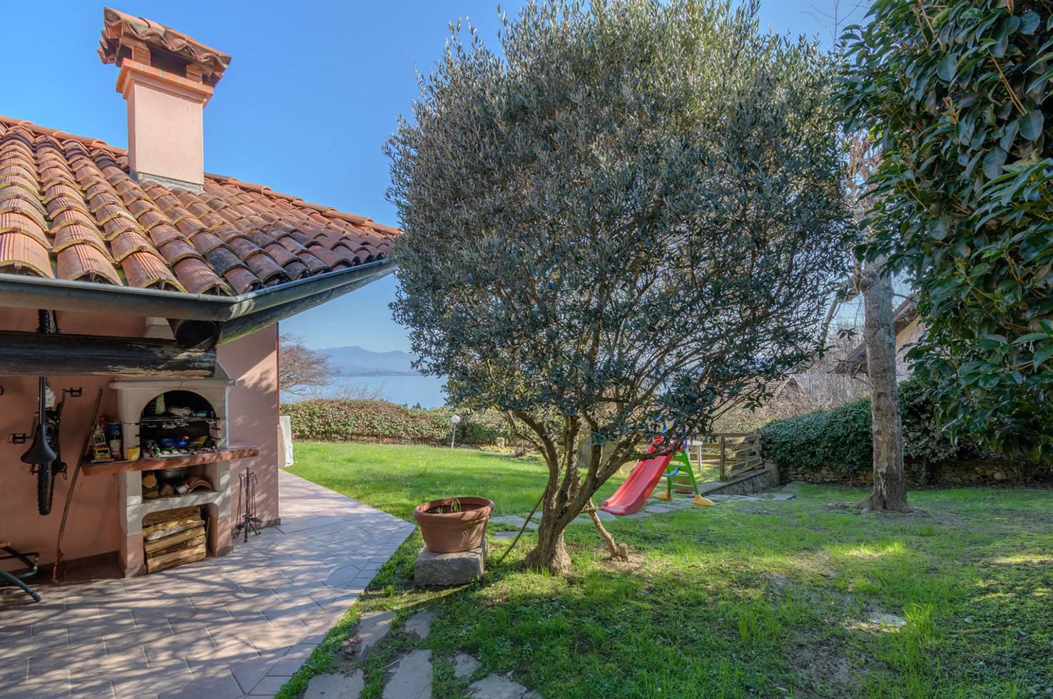 Villa in vendita a Meina (NO)