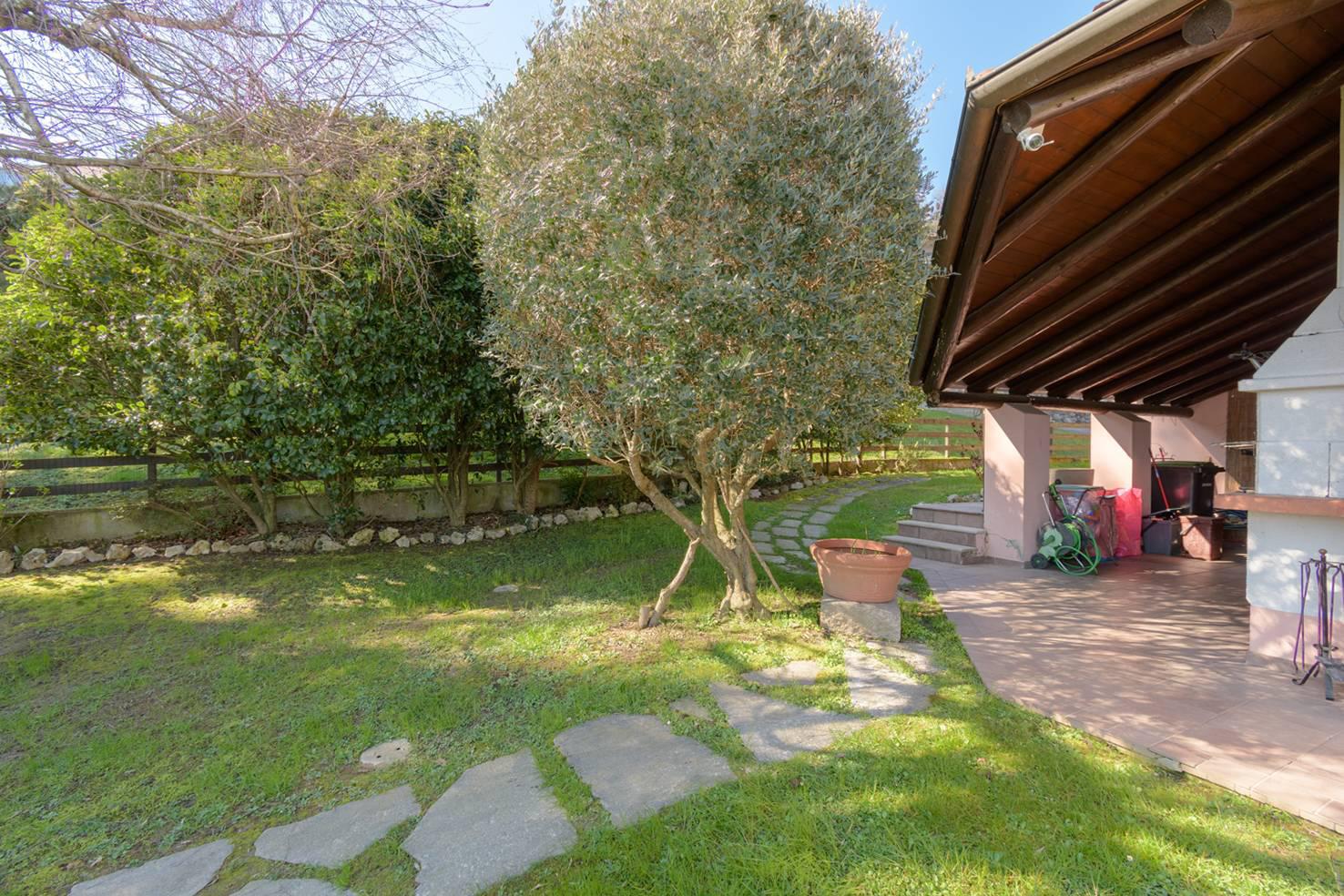 Villa in vendita a Meina (NO)