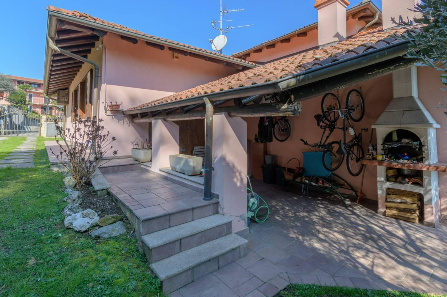 Villa in vendita a Meina (NO)