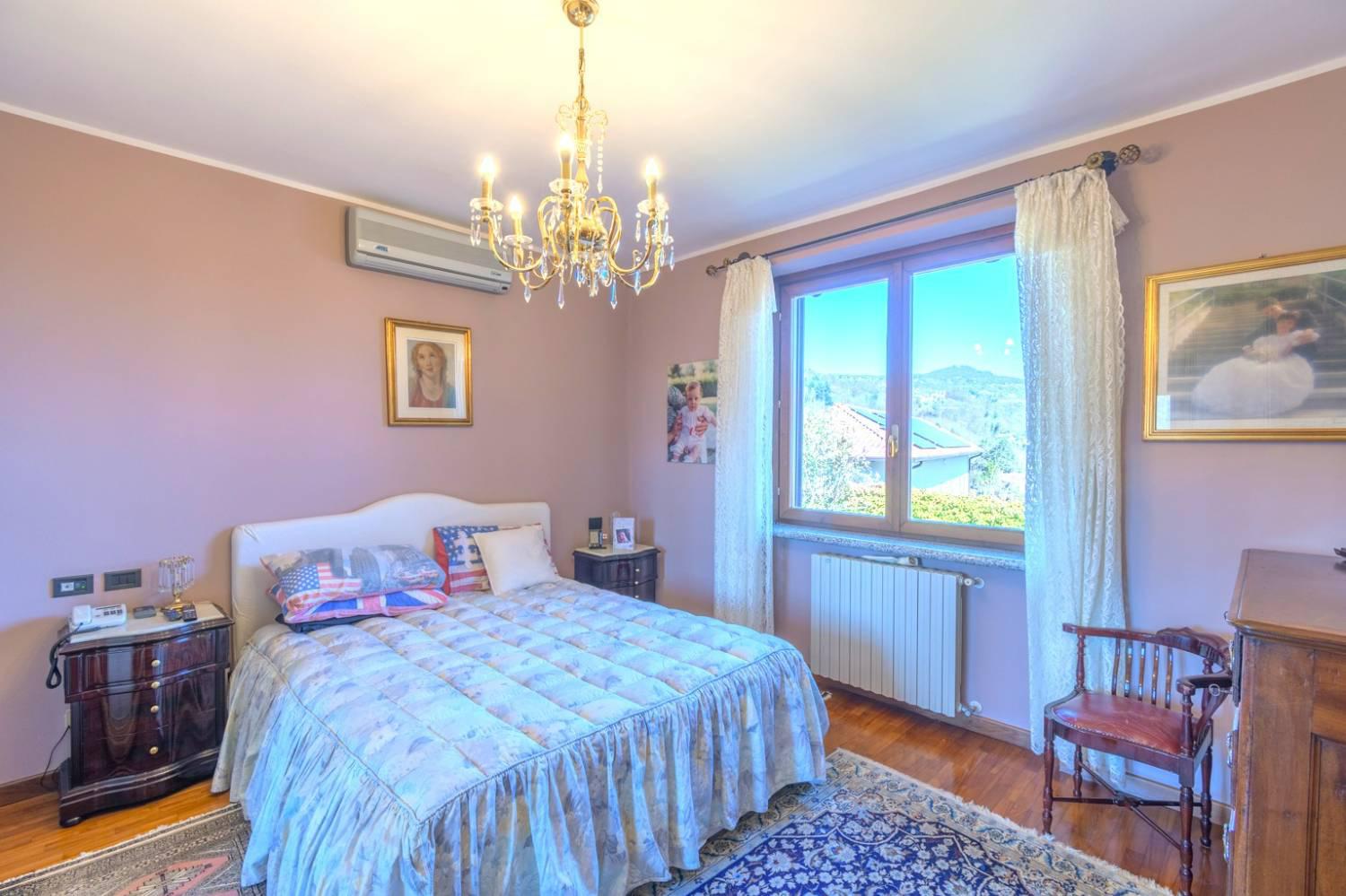 Villa in vendita a Meina (NO)