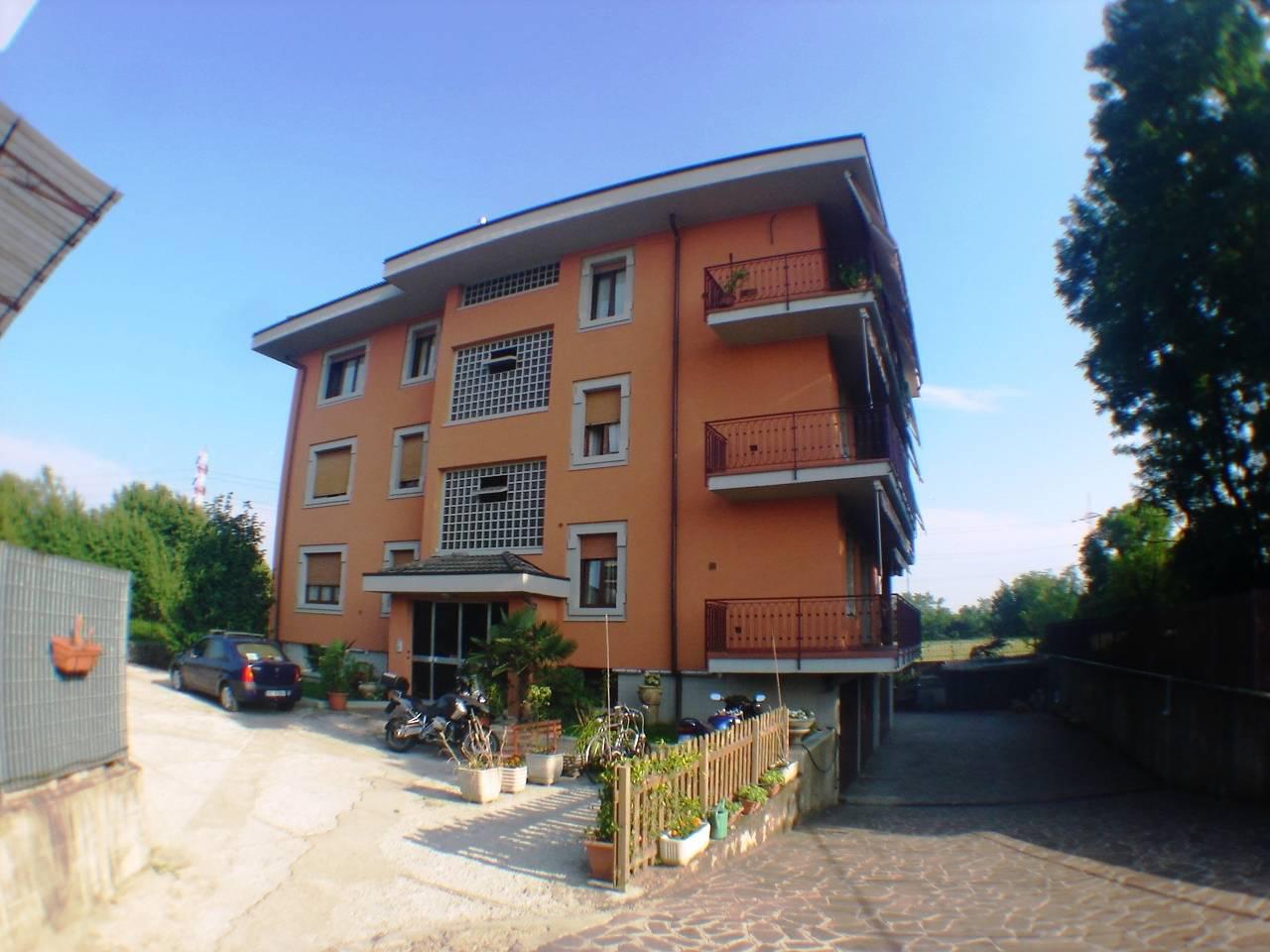 Affitto Bilocale Appartamento Garbagnate Milanese via garibaldi 243 484549