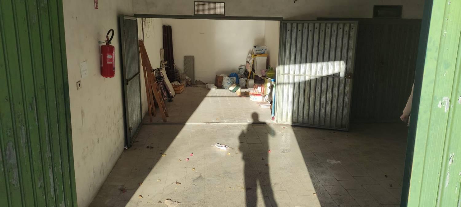 Foto 2 di 4 - Garage in vendita a Manfredonia