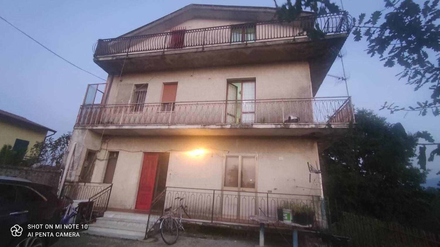 Foto 3 di 21 - Palazzo o stabile in vendita a San Martino Valle Caudina