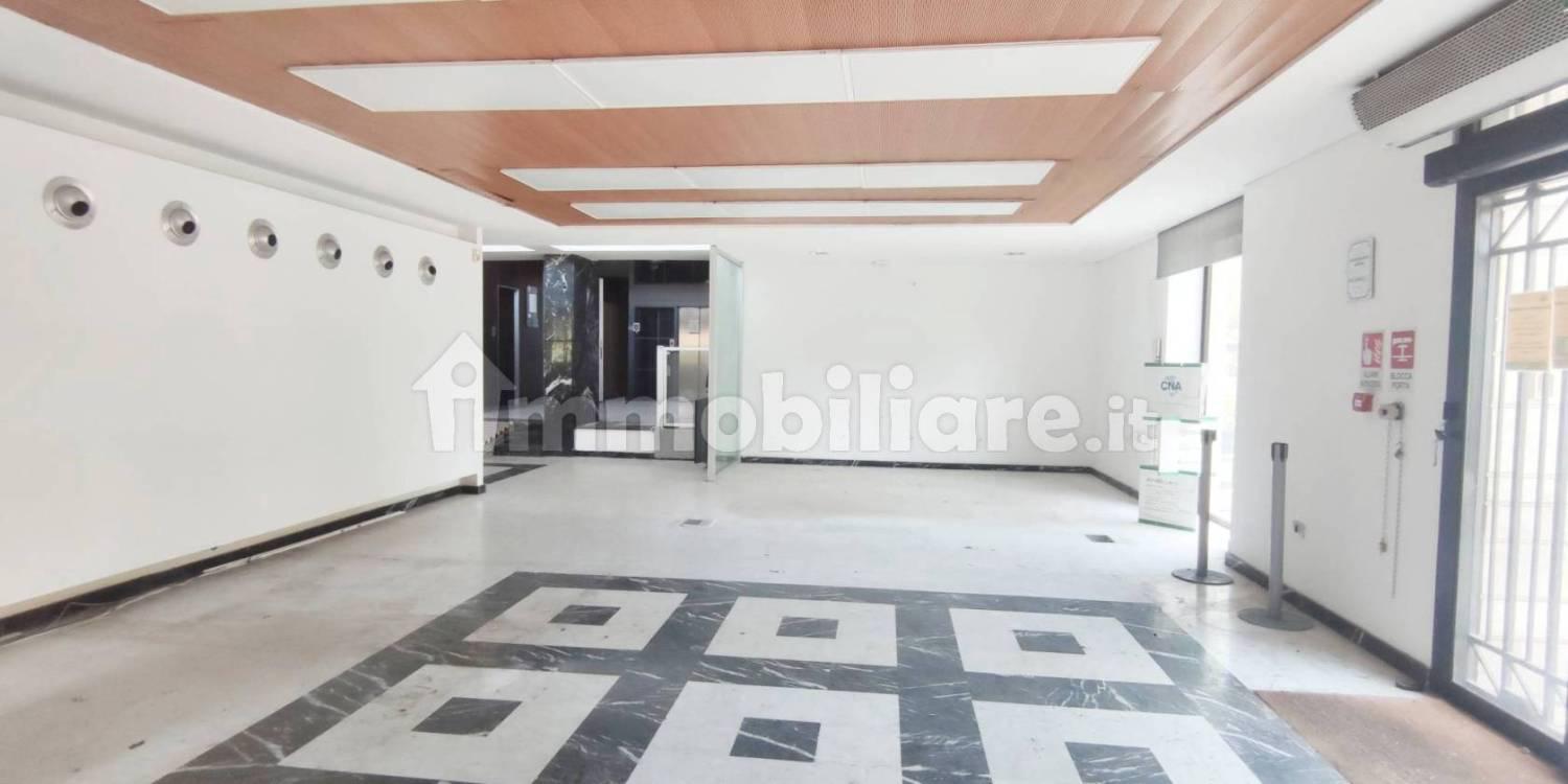 Foto 3 di 9 - Palazzo o stabile in vendita a Roma
