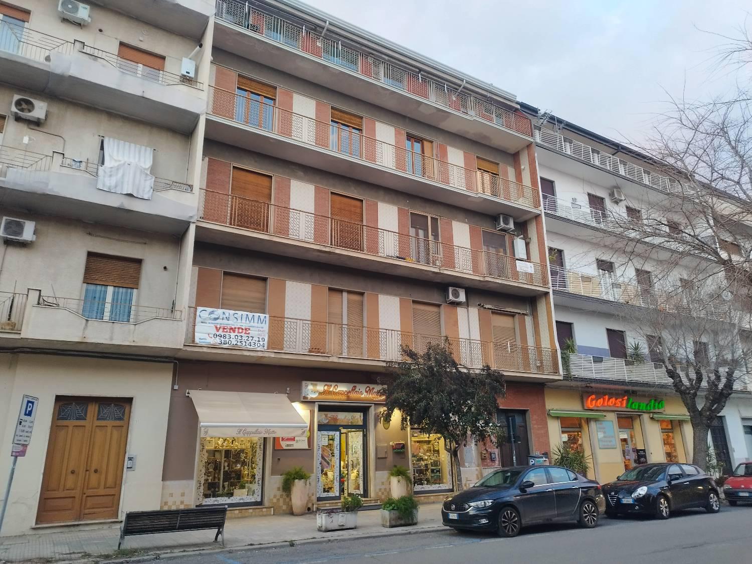 Foto 27 di 30 - Appartamento in vendita a Castrovillari