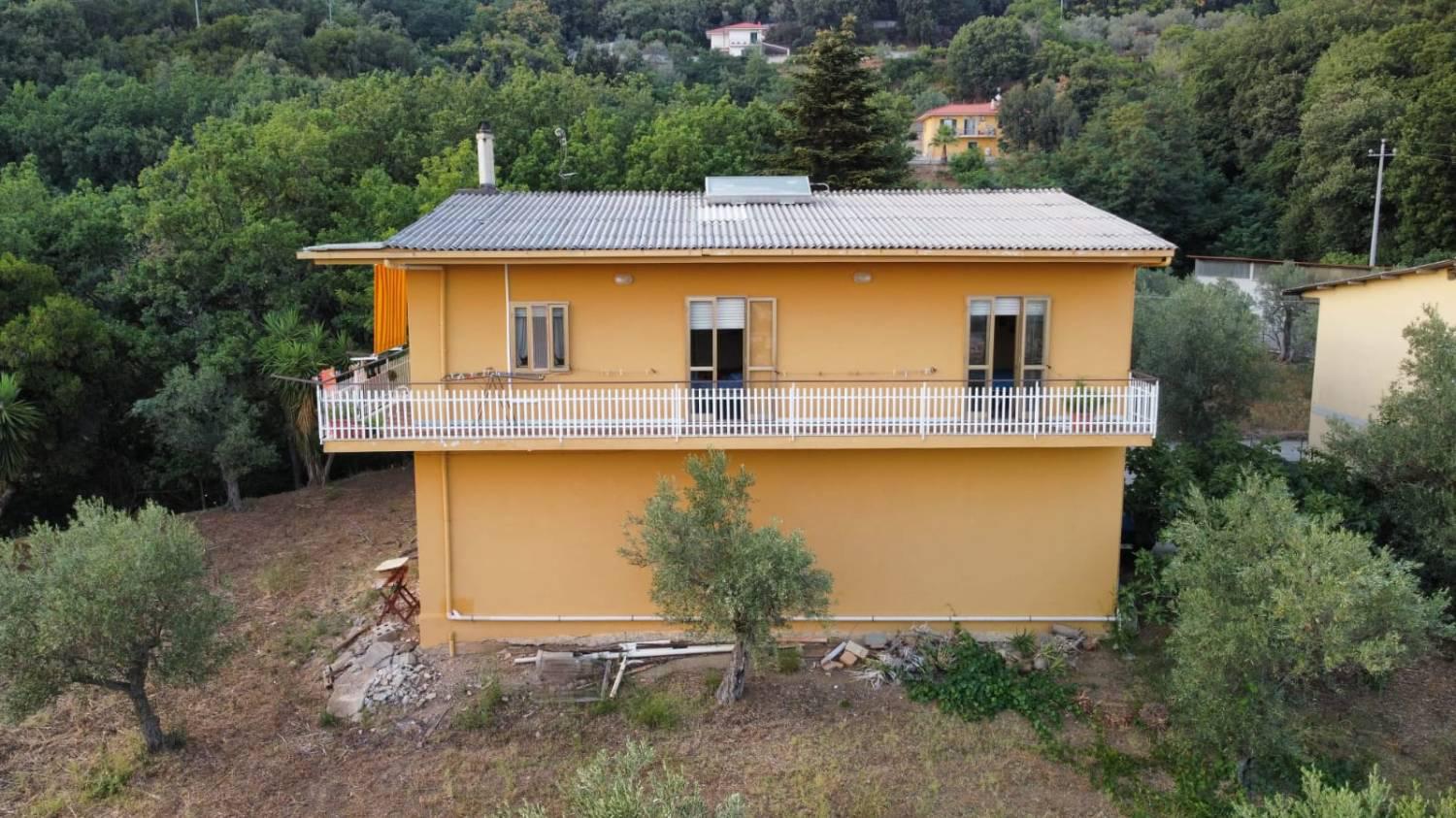 Foto 9 di 15 - Casa indipendente in vendita a Lamezia Terme