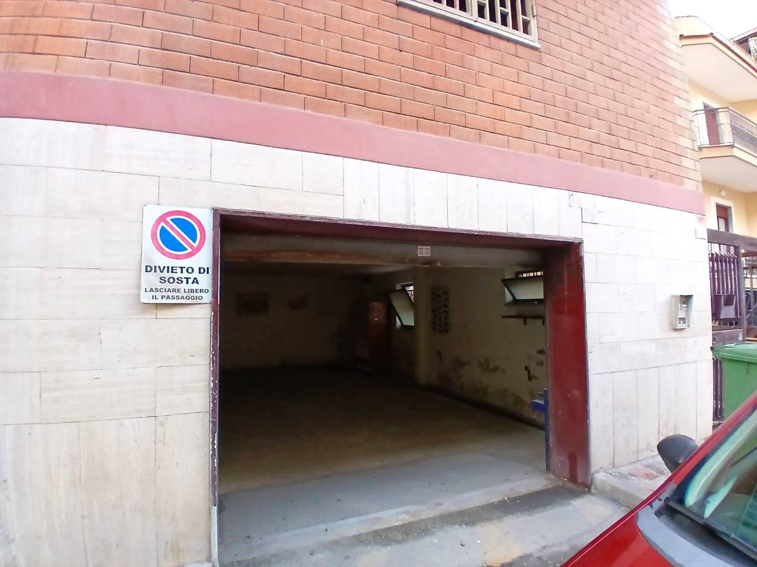 Magazzino in Vendita