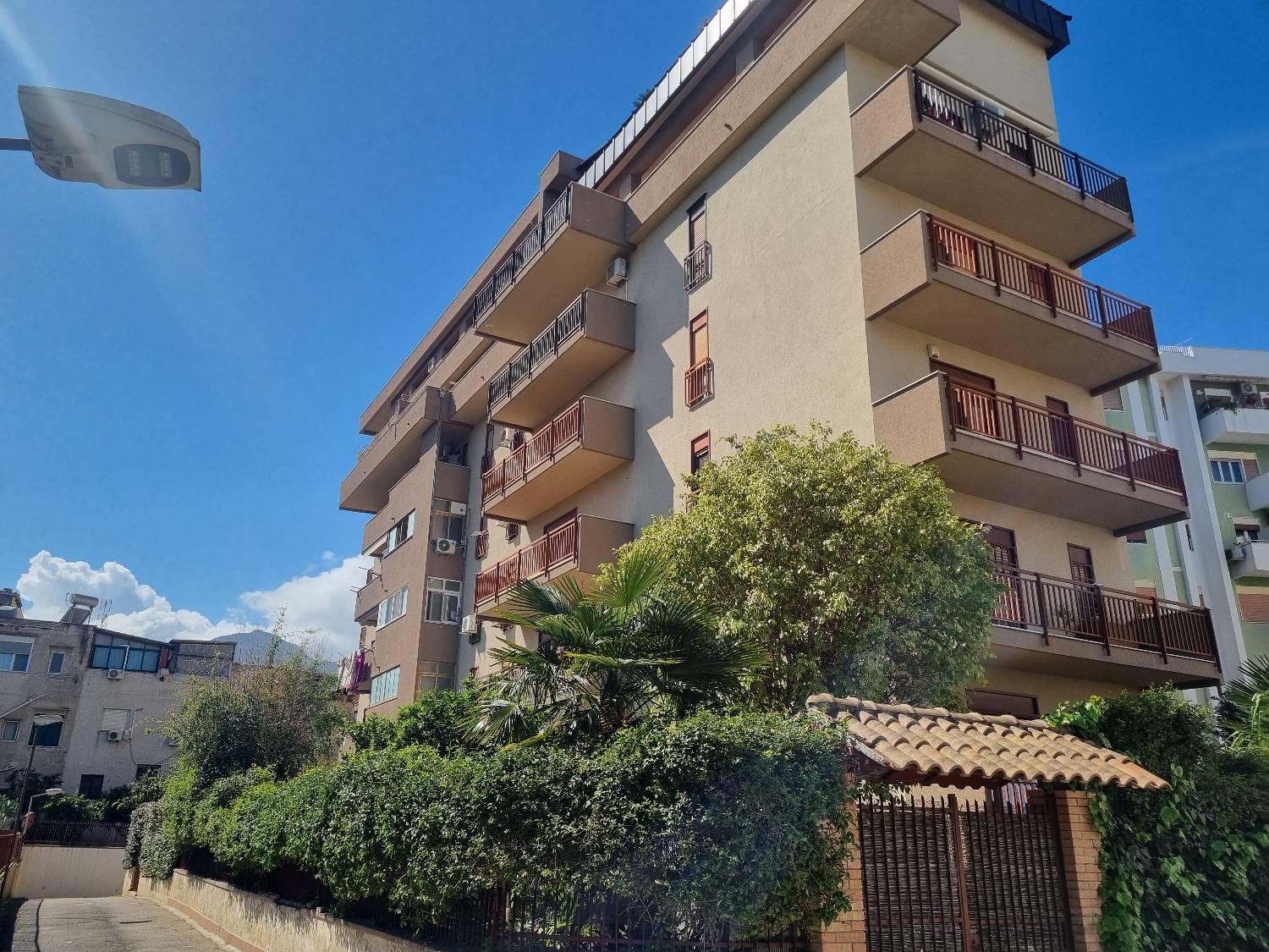Foto 18 di 20 - Appartamento in vendita a Palermo