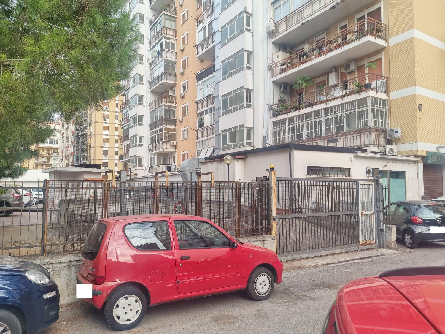 Foto 10 di 11 - Garage in vendita a Palermo