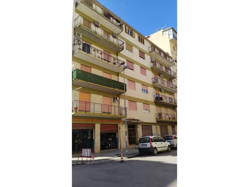 Foto 1 di 17 - Appartamento in vendita a Palermo