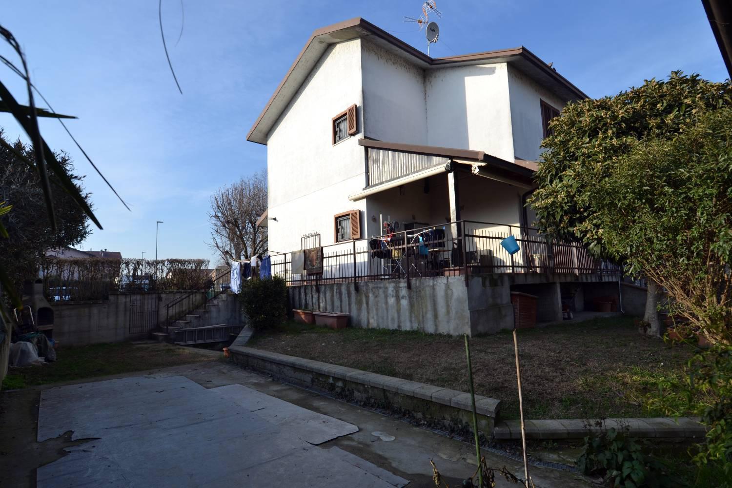 Foto 3 di 20 - Villa a schiera in vendita a Pieve Fissiraga