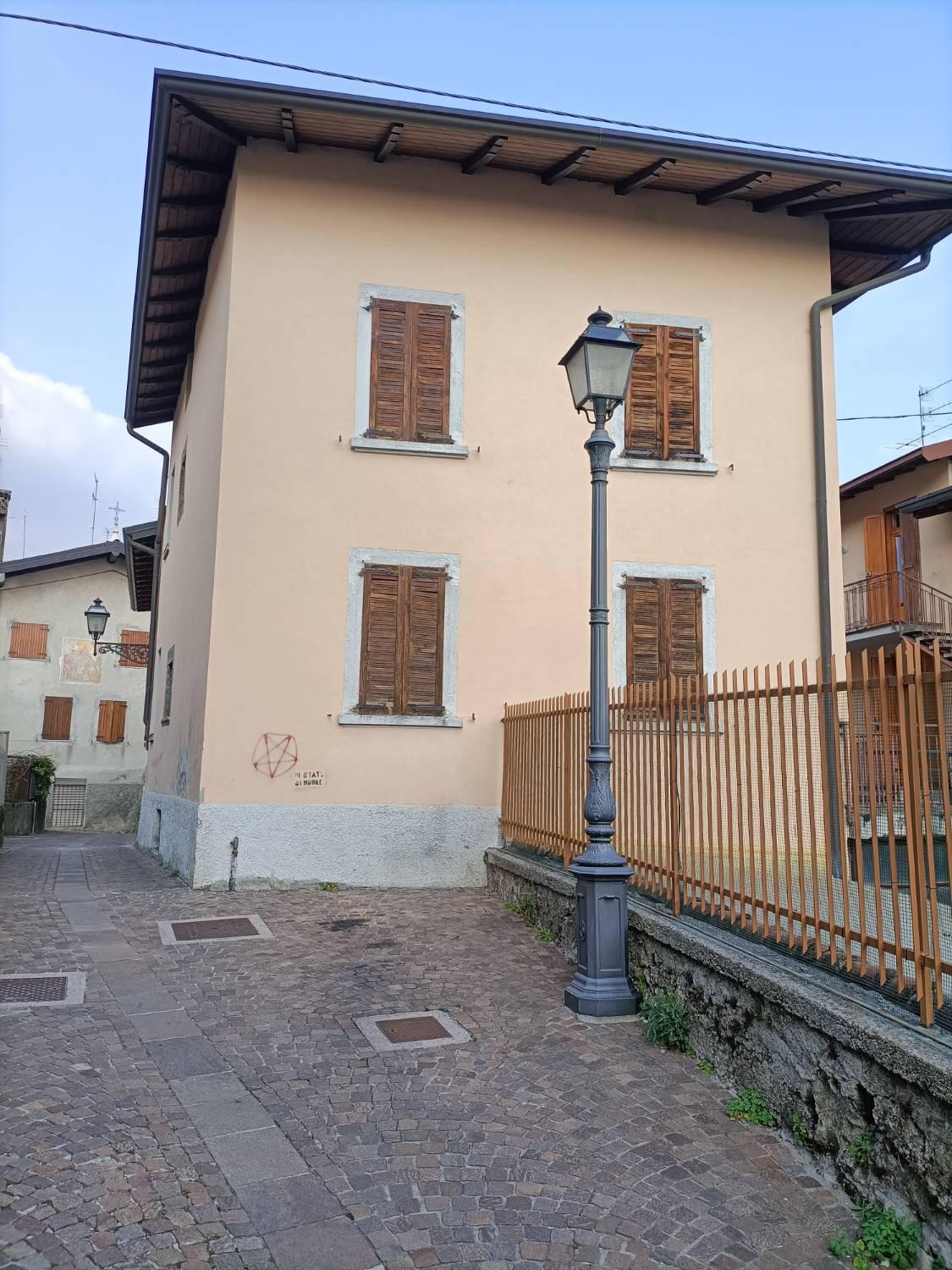 Porzione di casa in vendita a Castione Della Presolana (BG)
