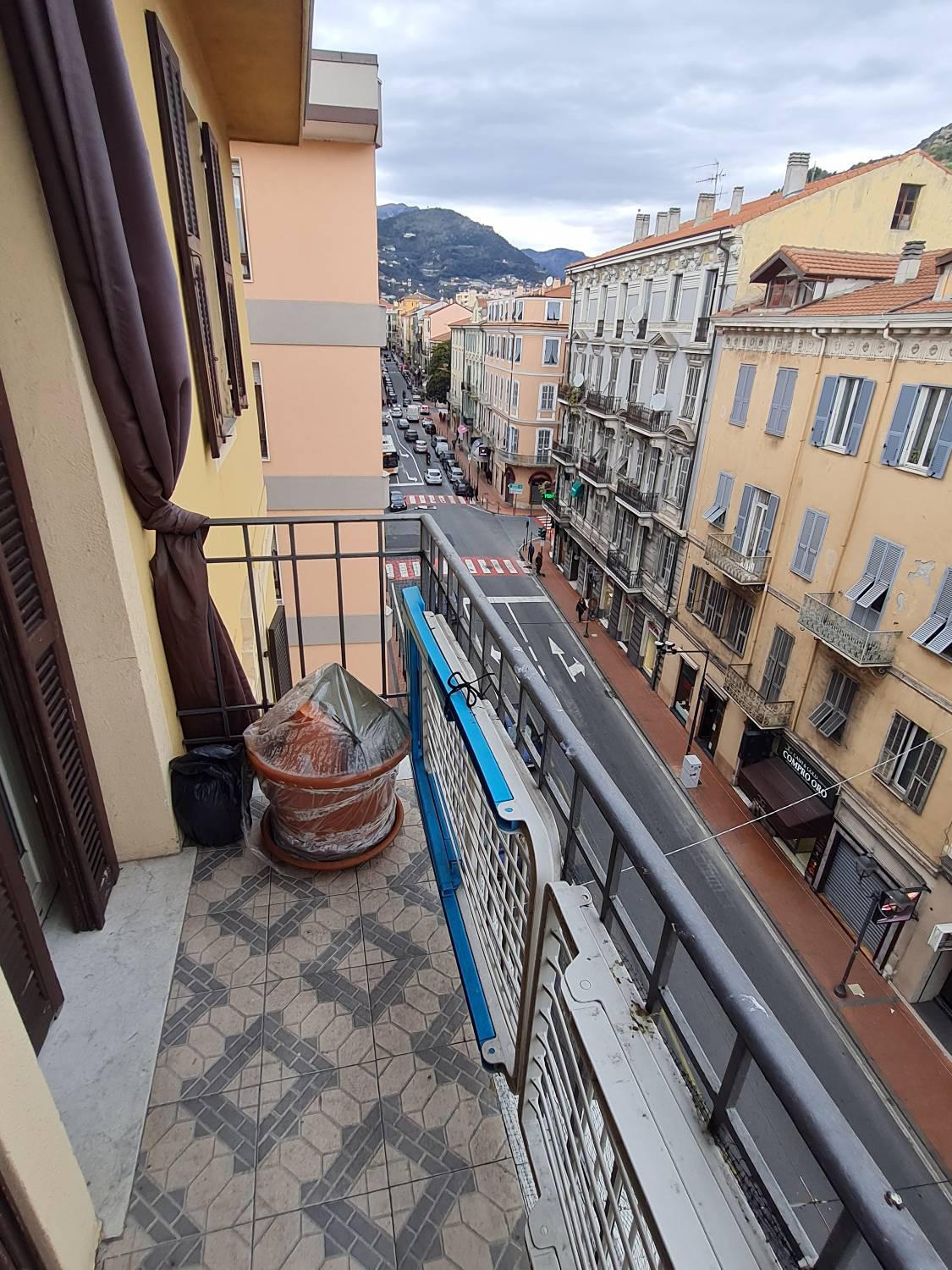 Foto 18 di 19 - Appartamento in vendita a Ventimiglia