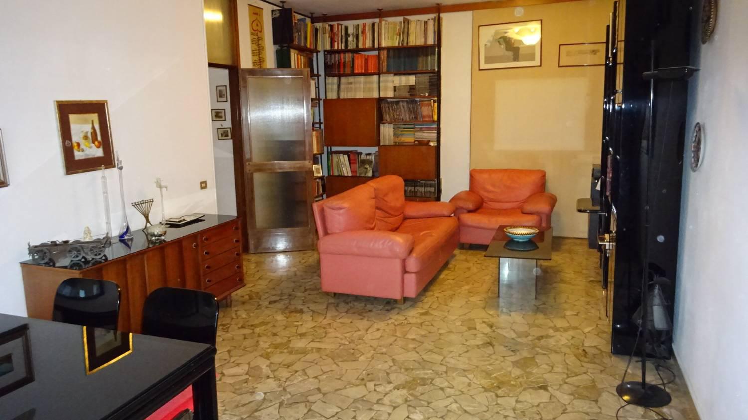 Foto 1 di 19 - Appartamento in vendita a Venezia