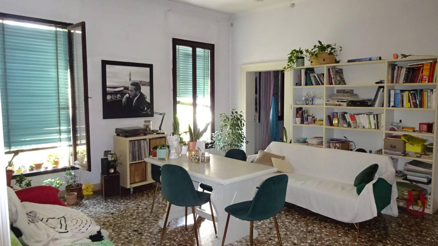 Foto 1 di 22 - Appartamento in vendita a Venezia