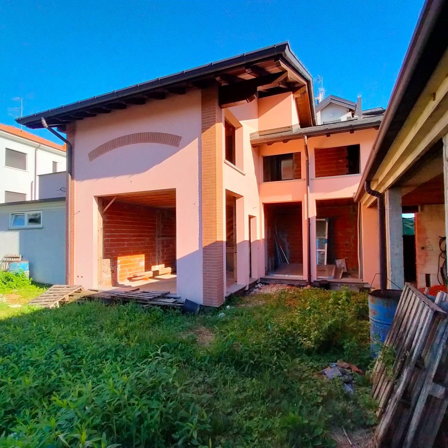 Vendita Porzione di casa Casa/Villa Carnago 422003