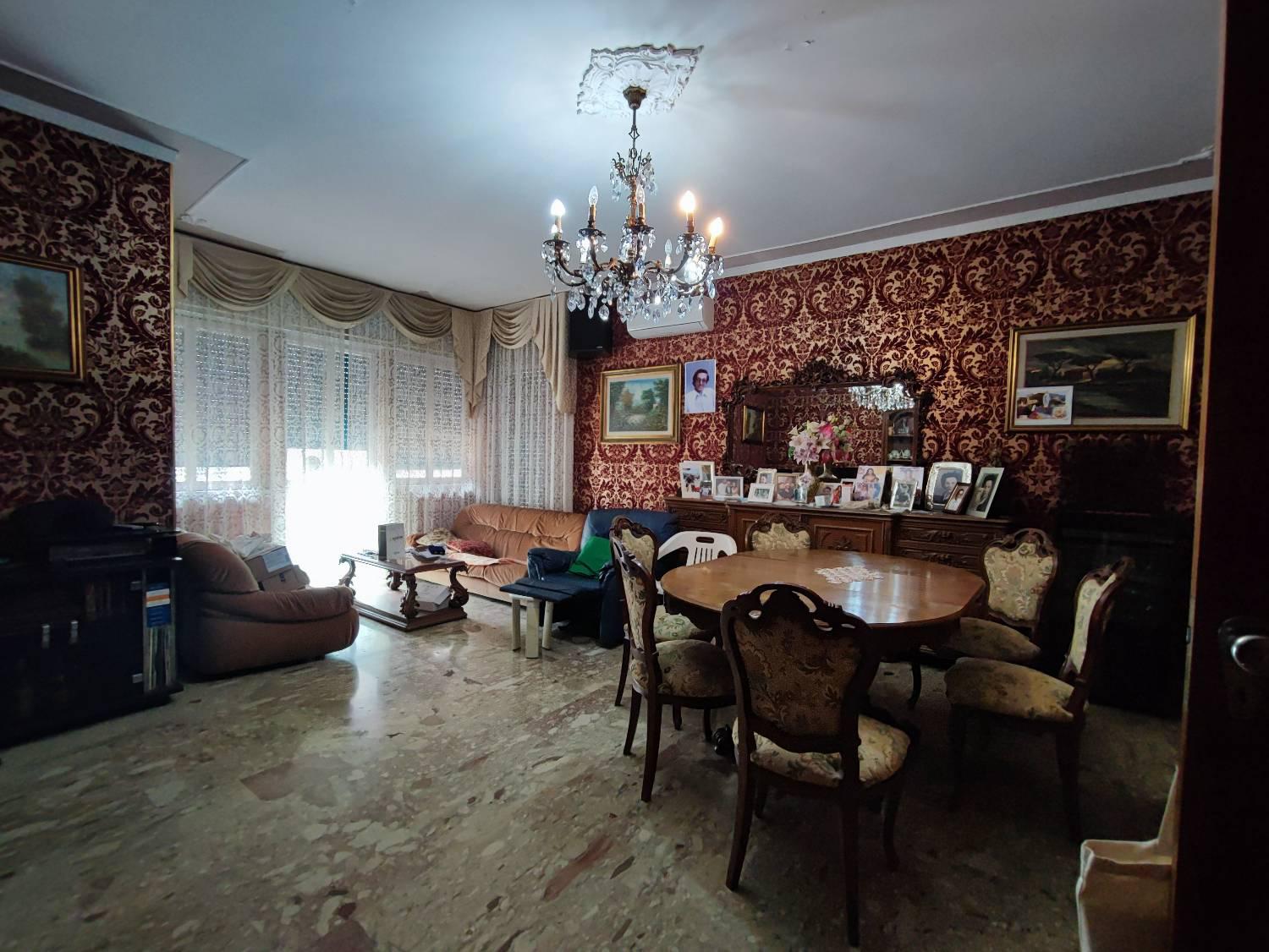 Foto 1 di 16 - Appartamento in vendita a Pescara
