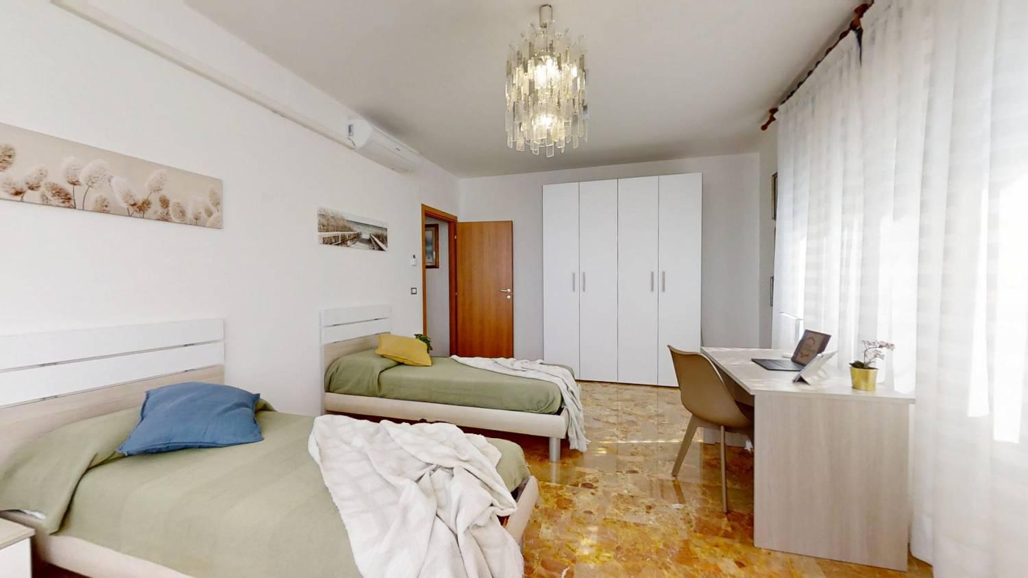 https://img.idia-cdn.it/images/1759/52391/__IAAS1zU__Via-Vittorio-Alfieri-17-PD-26-05192025_182606.jpg