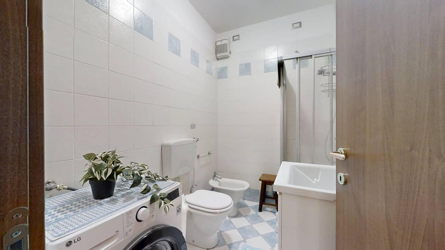 https://img.idia-cdn.it/images/1759/52391/__IAAS1zU__Via-Vittorio-Alfieri-17-PD-26-05192025_182754.jpg
