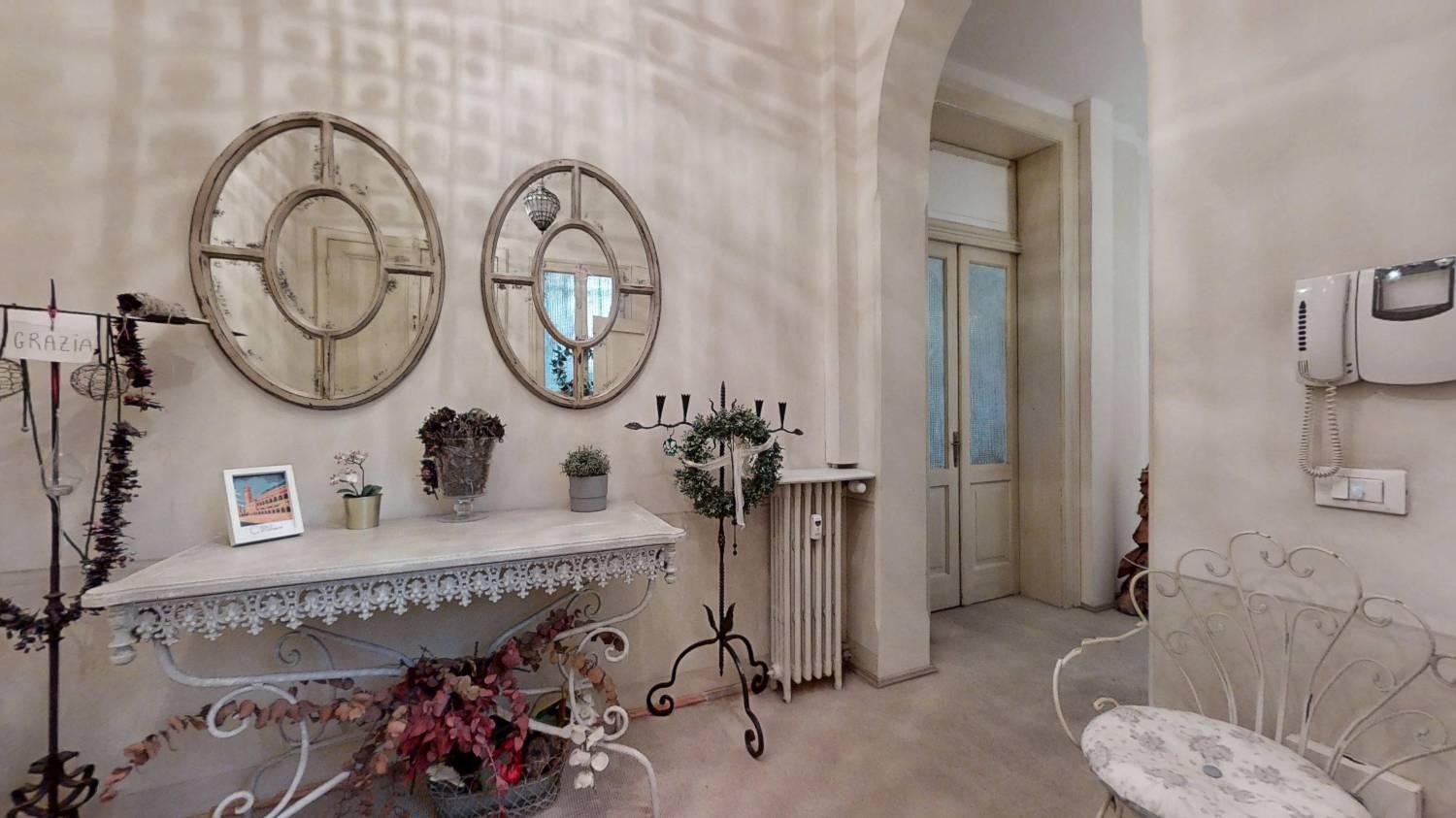 https://img.idia-cdn.it/images/1759/52860/__IAAS1zU__Piazza-del-Castello-1-PD-22-06112025_193547.jpg