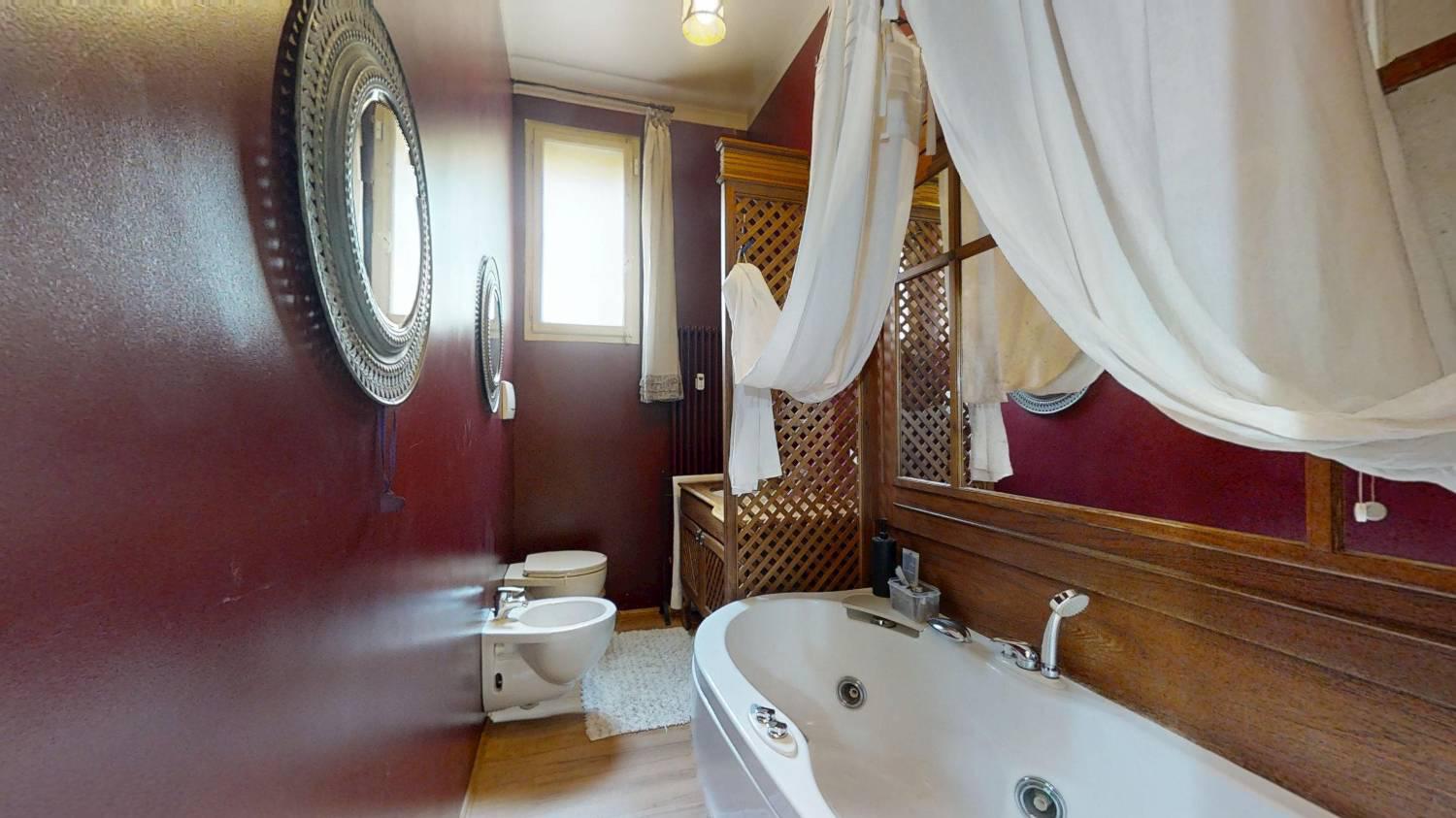 https://img.idia-cdn.it/images/1759/52860/__IAAS1zU__Piazza-del-Castello-1-PD-22-06112025_193739.jpg