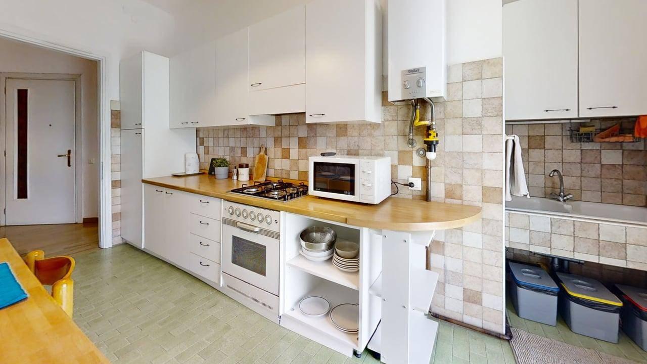 https://img.idia-cdn.it/images/1759/53450/__IAAS1zU__Via-Buzzaccarini-52B-PD-33-Kitchen.jpg