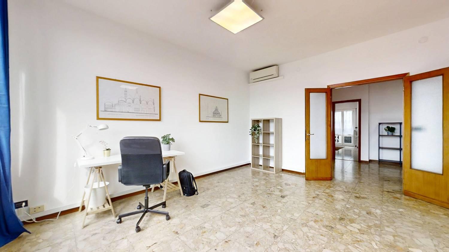 https://img.idia-cdn.it/images/1759/56008/__IAAS1zU__Via-Enrico-degli-Scrovegni-9-PD-25-09242025_113943.jpg
