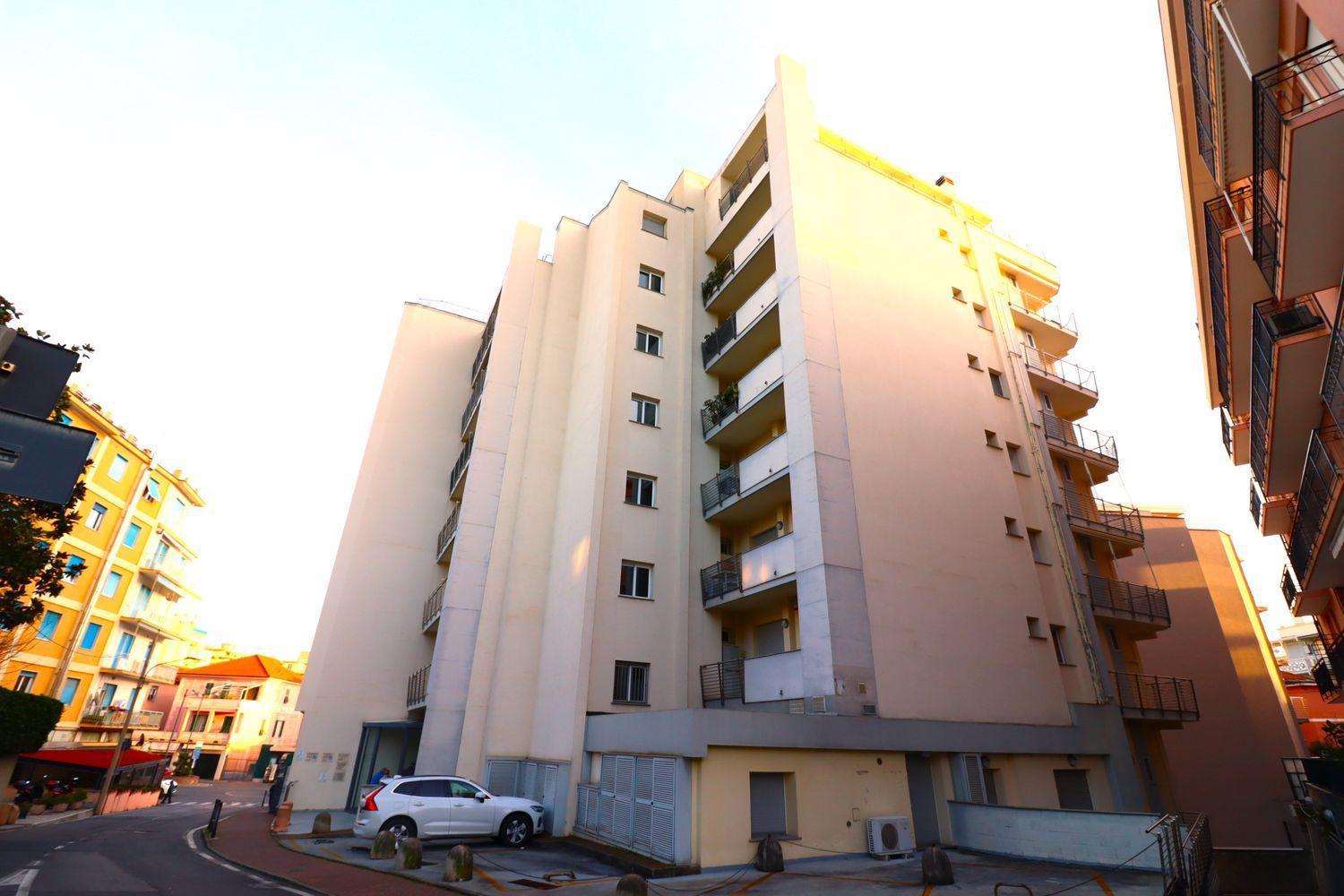 Foto 1 di 18 - Appartamento in vendita a Loano