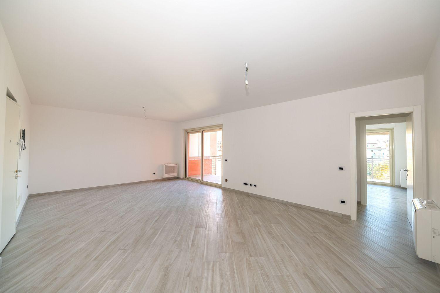 Foto 3 di 45 - Appartamento in vendita a Finale Ligure