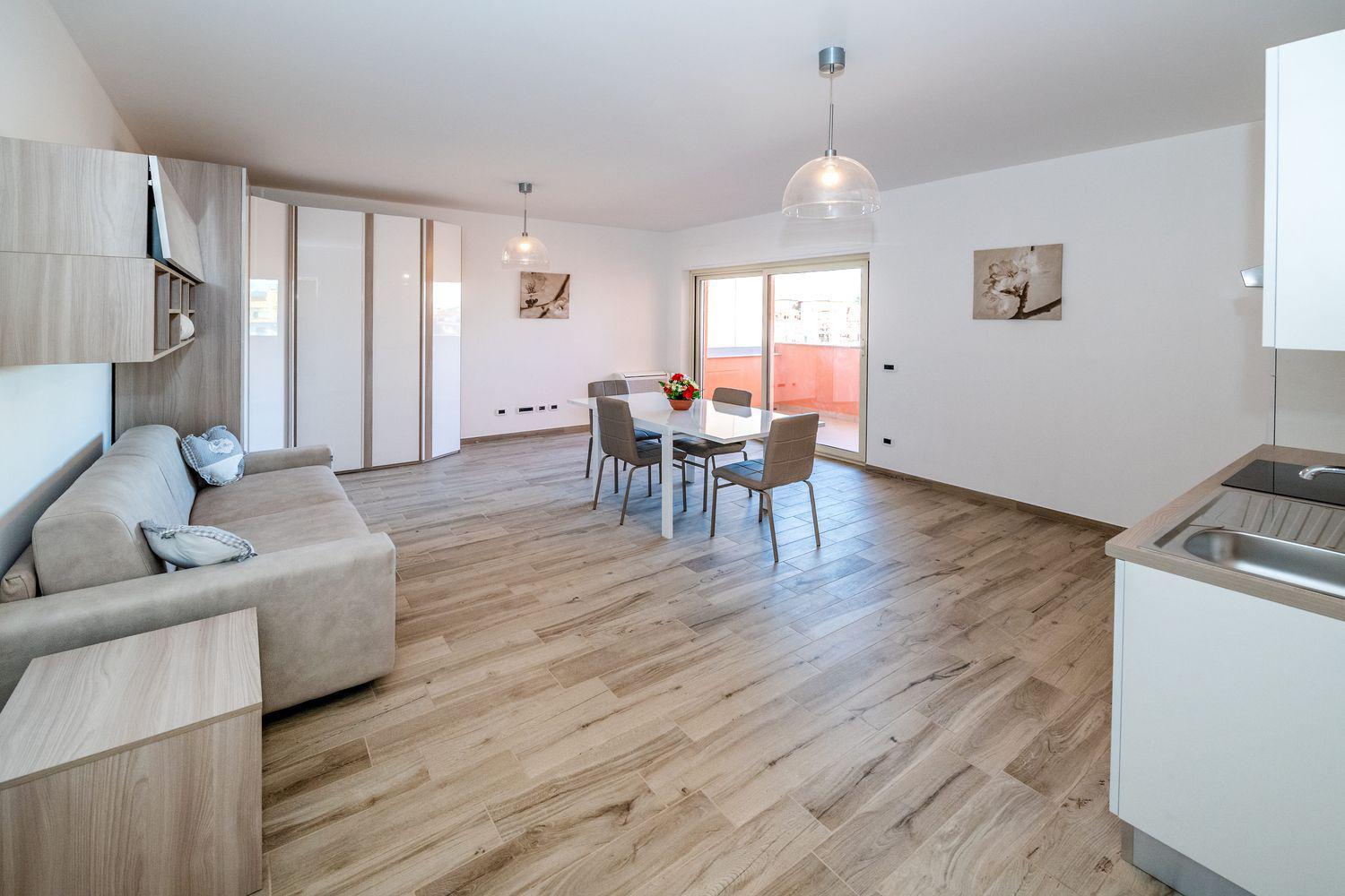 Foto 3 di 43 - Appartamento in vendita a Finale Ligure
