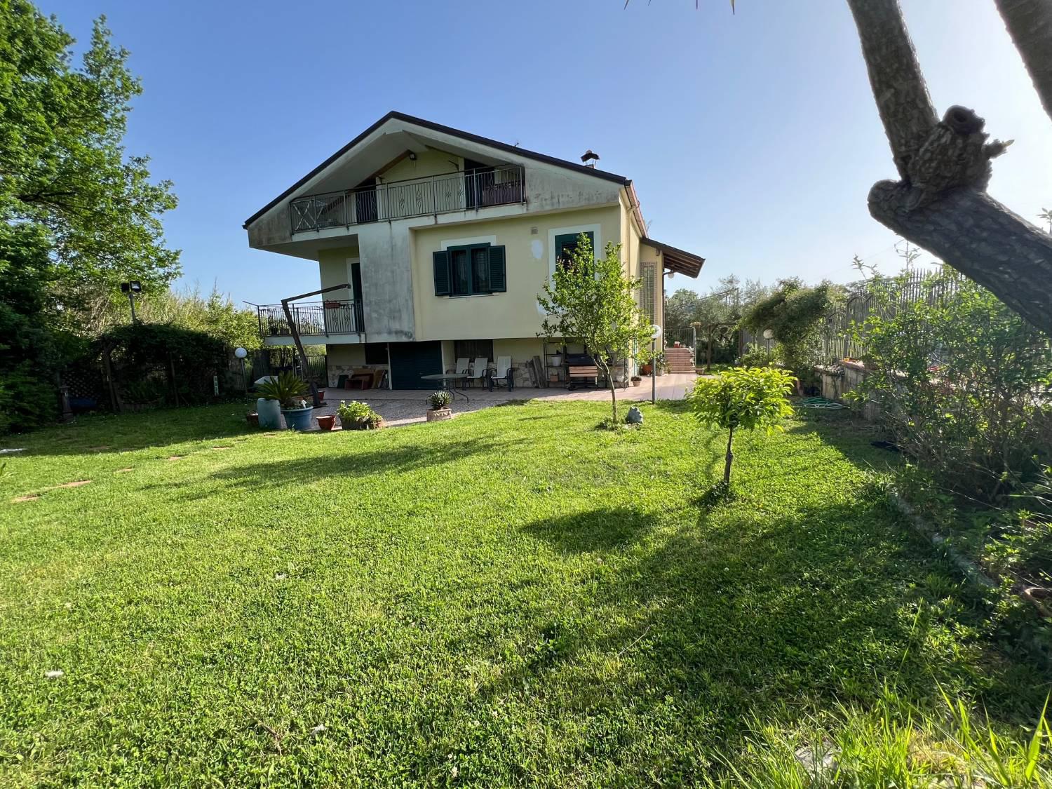 Villa in vendita a Montecorvino Rovella (SA)