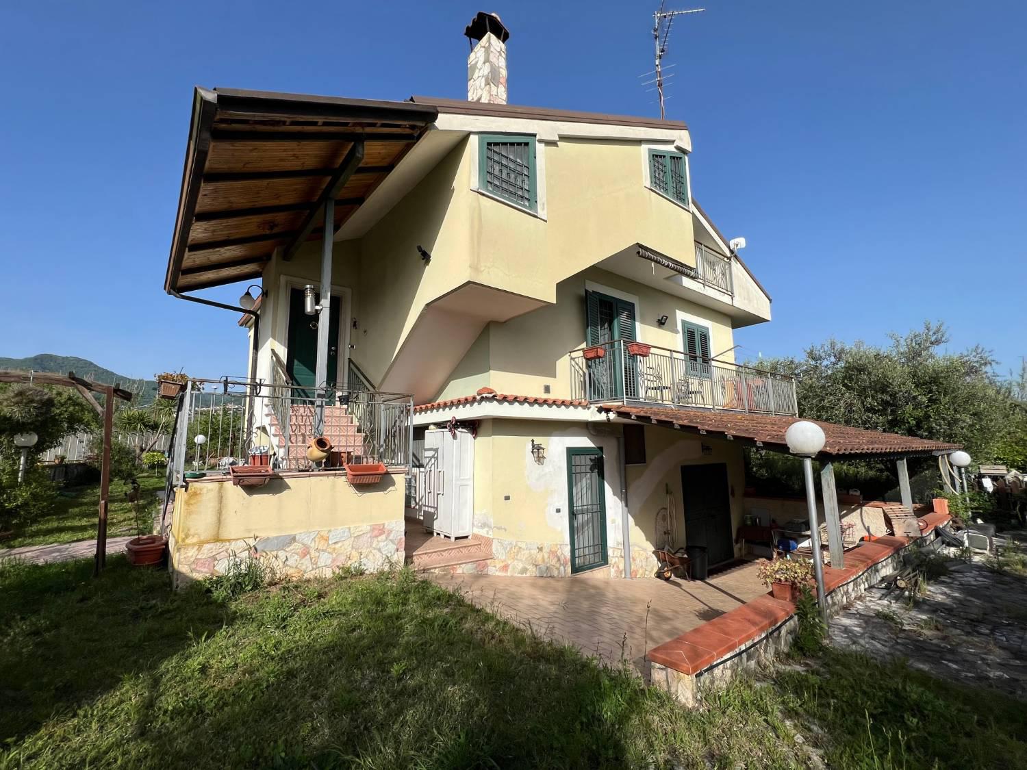 Villa in vendita a Montecorvino Rovella (SA)