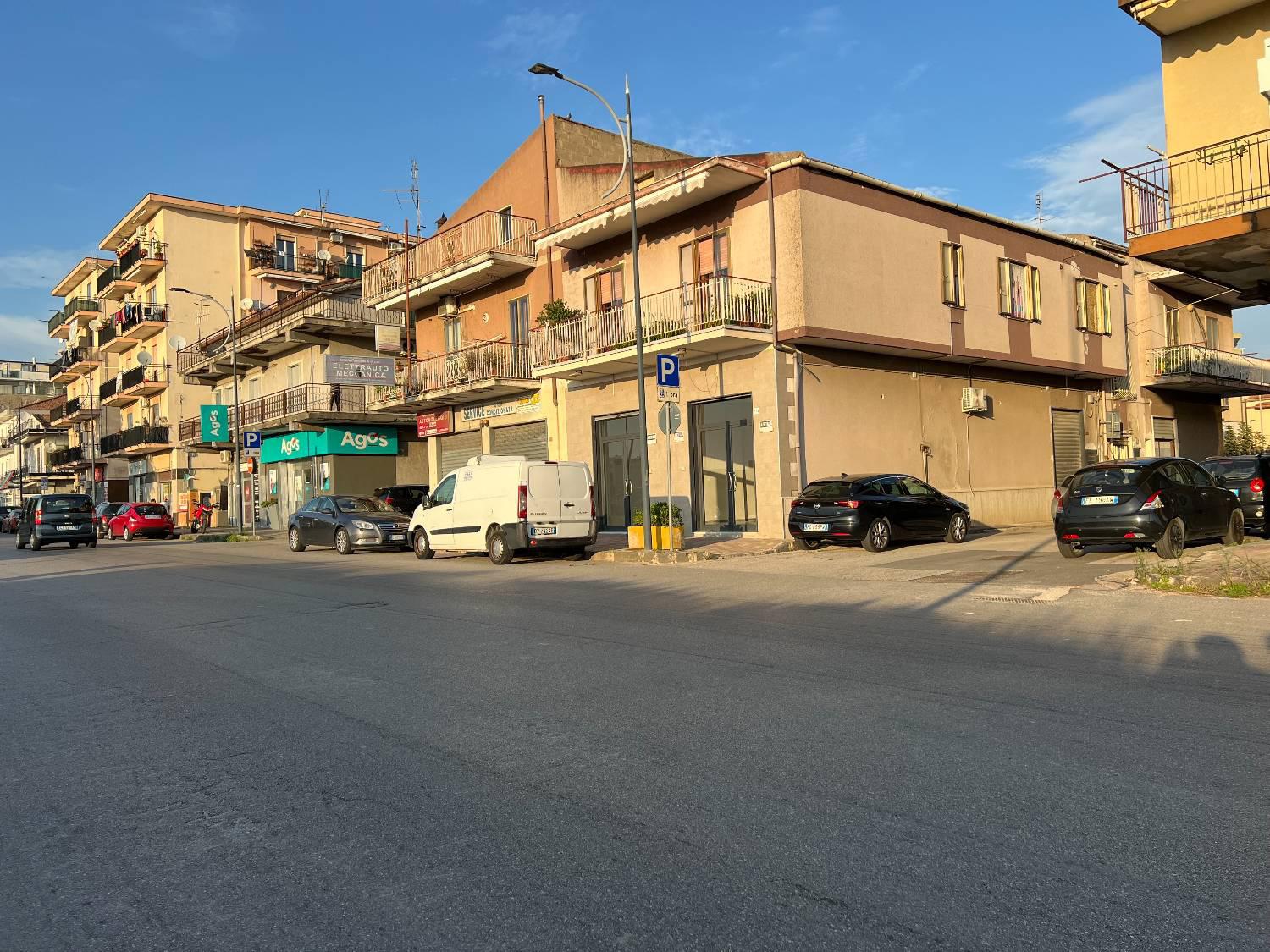 Fondo commerciale in affitto a Battipaglia (SA)