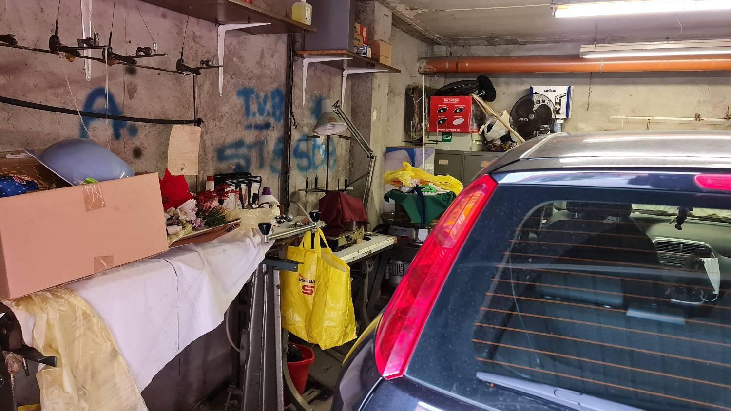 Garage/Box/Posto auto in vendita a Lainate (MI)