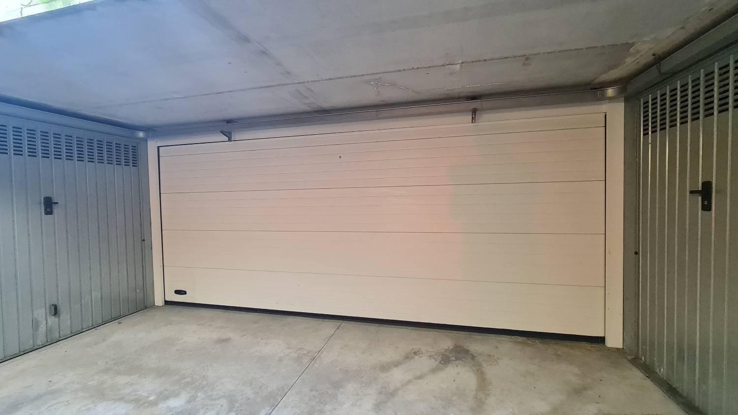 Garage/Box/Posto auto in vendita a Lainate (MI)