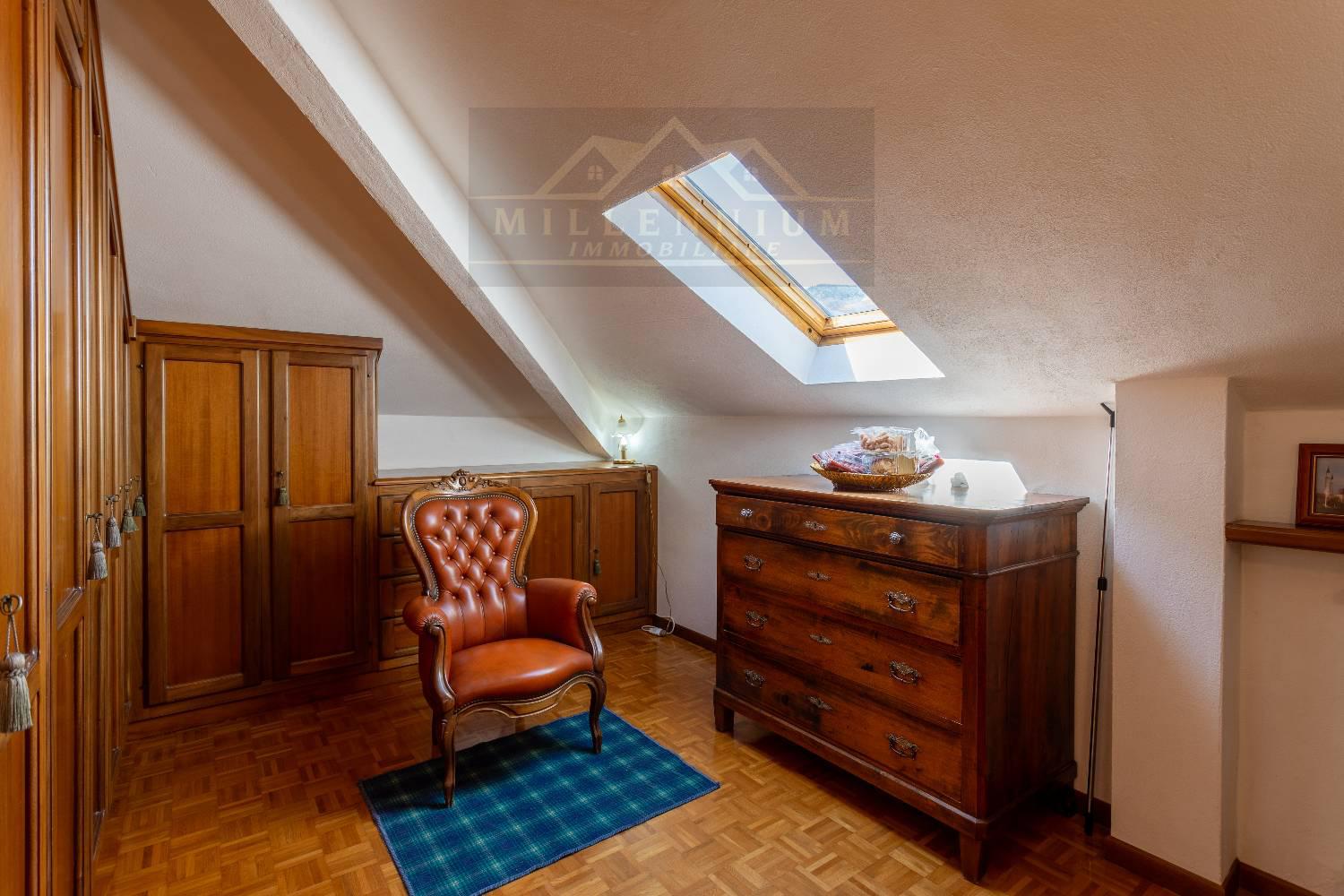 Foto 16 di 26 - Villa in vendita a Stresa