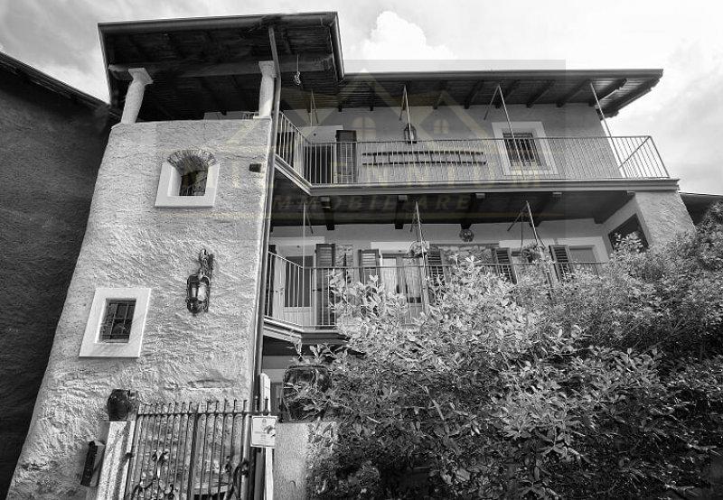 Foto 16 di 16 - Villa in vendita a Nebbiuno