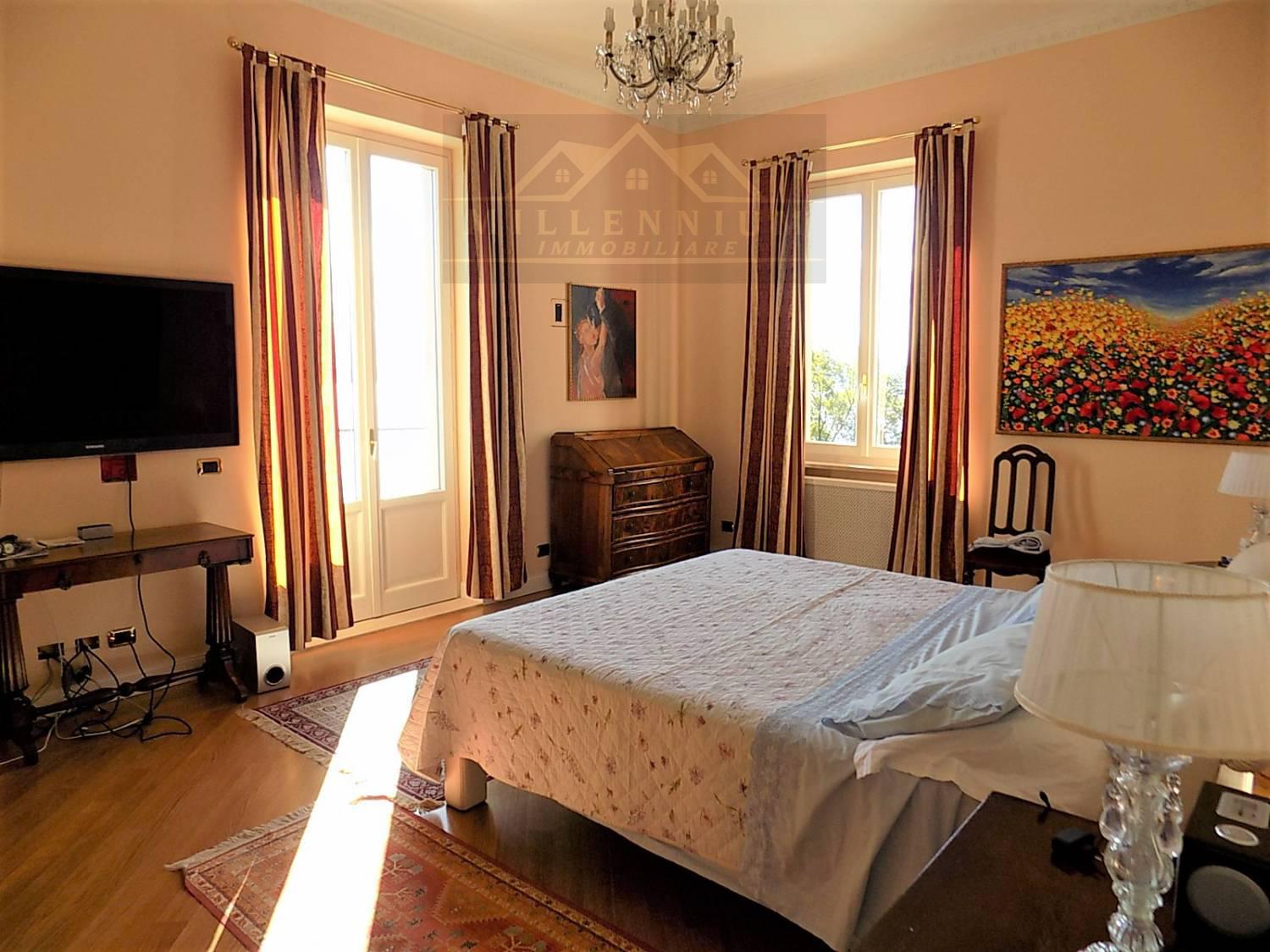 Foto 19 di 26 - Villa in vendita a Stresa
