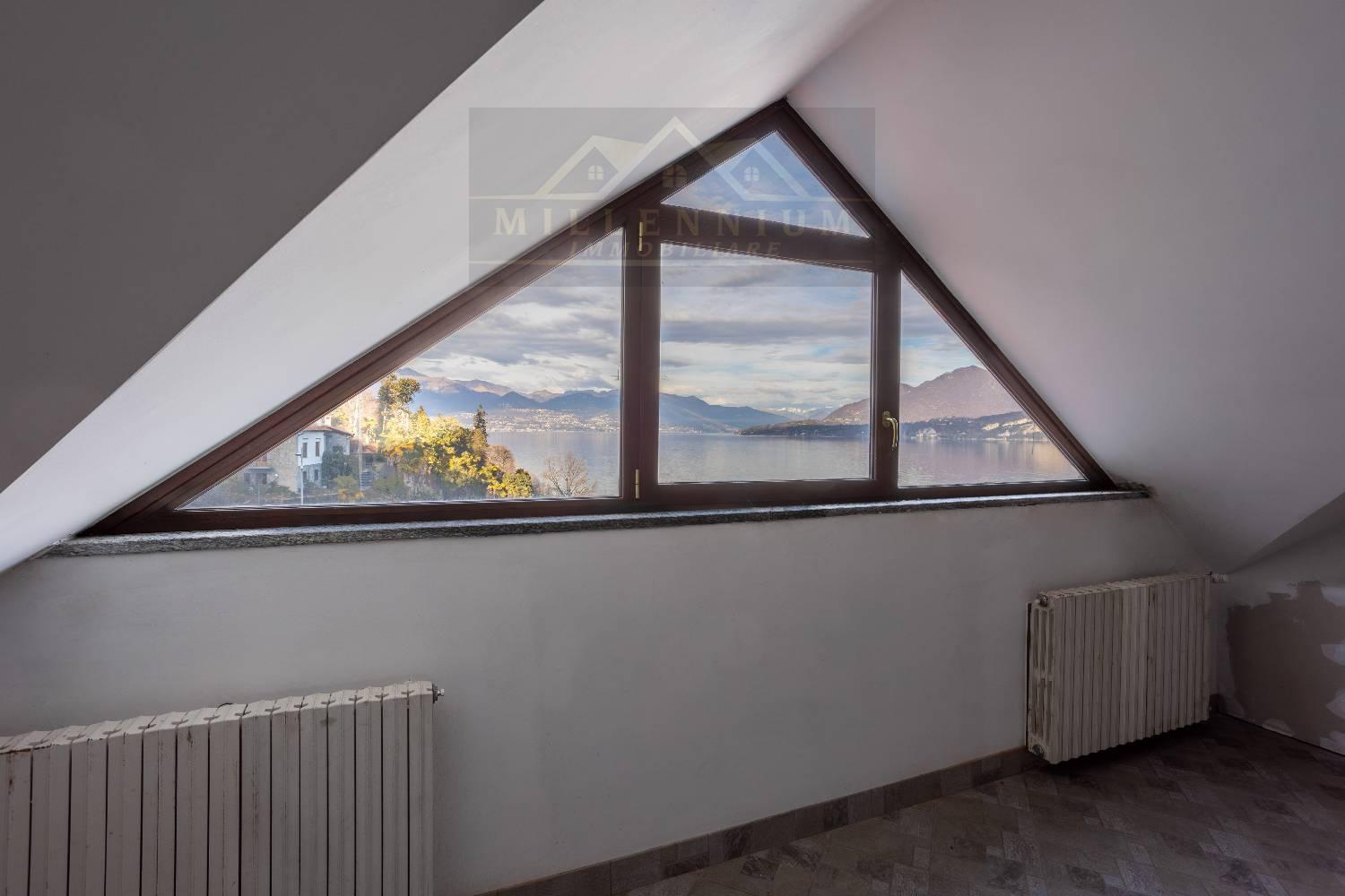 Foto 13 di 26 - Villa in vendita a Stresa