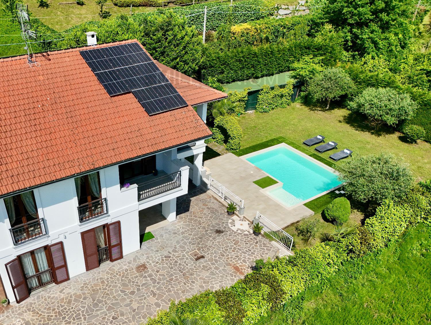 Villa in vendita a Dormelletto - foto 1