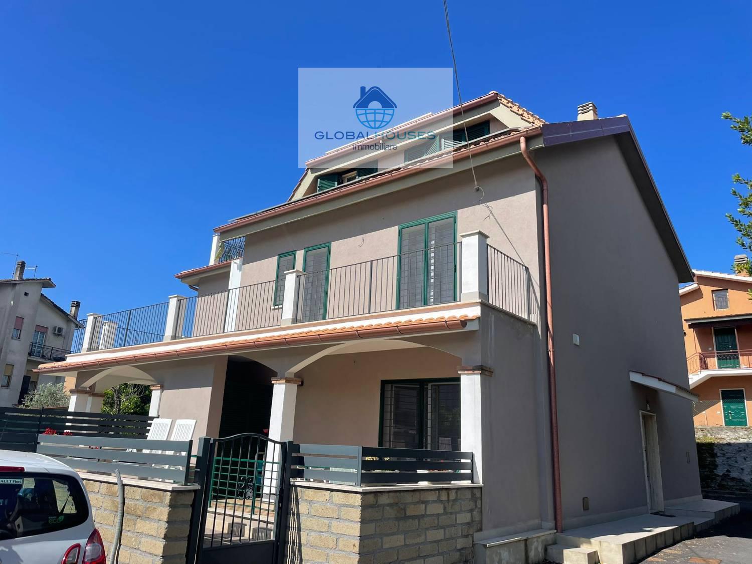 Appartamento in vendita a Anguillara Sabazia (RM)