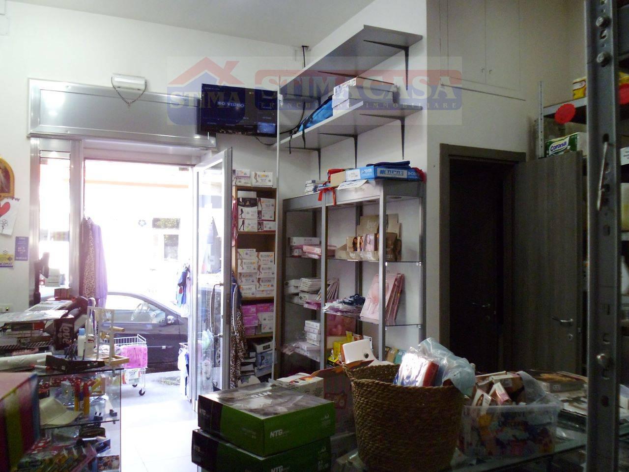 Foto - Locale Comm.le In Affitto Afragola (na)
