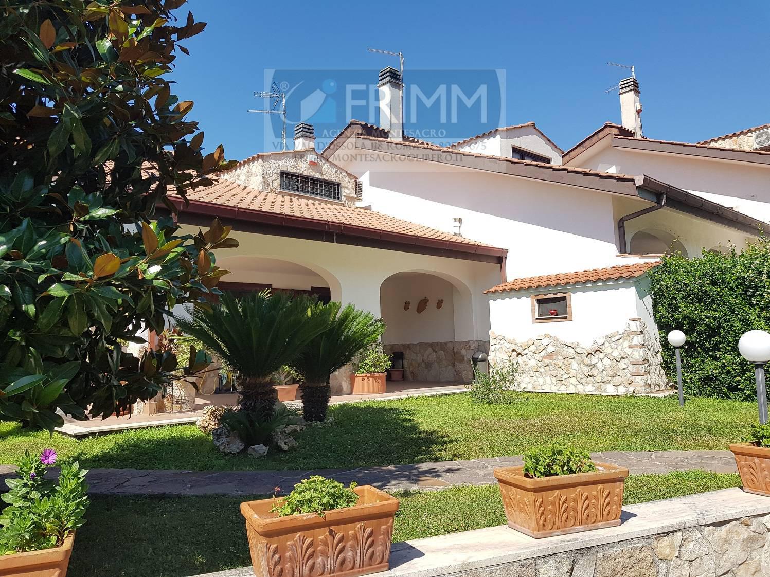 Foto 3 di 22 - Villa a schiera in vendita a Guidonia Montecelio