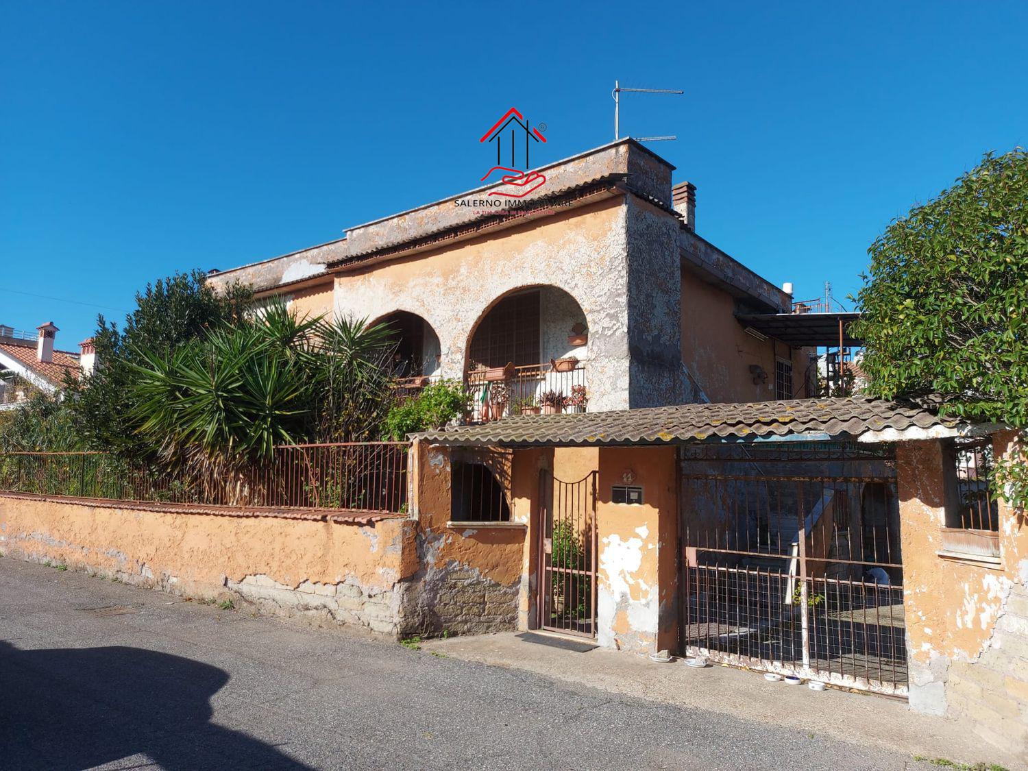 Foto 1 di 12 - Casa indipendente in vendita a Roma